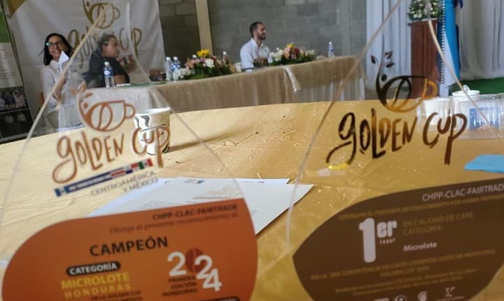 Don Gerardo Peñalva with Golden Cup award