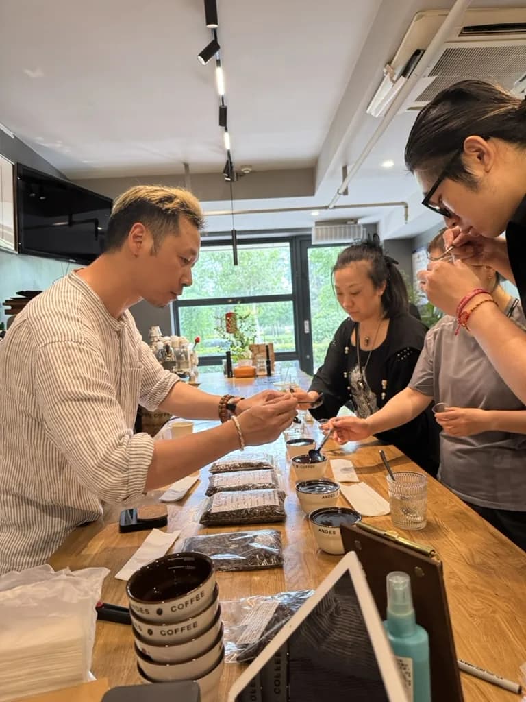 El Arte de la Catación: Cómo Garantizamos que Cada Grano Cumple con Nuestro Estándar - photo 5